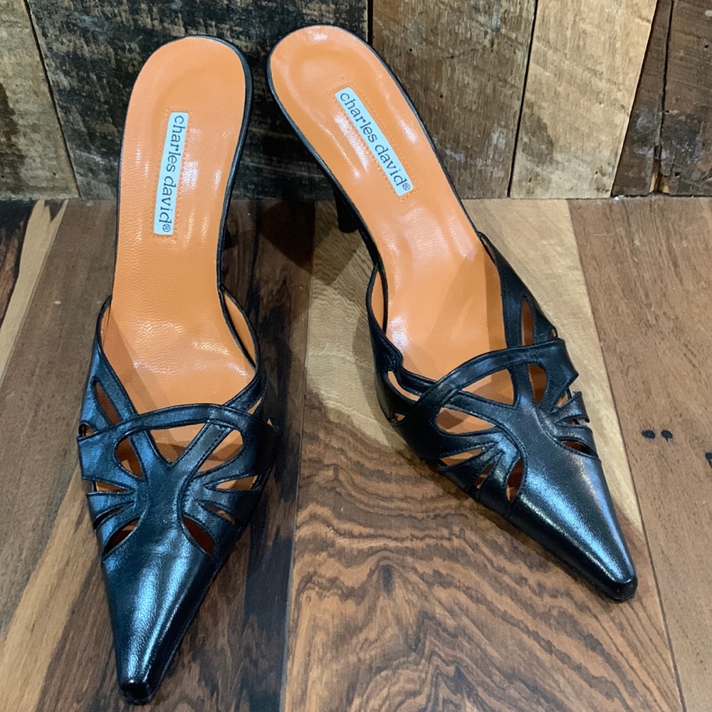 Charles Davis black pointed heels